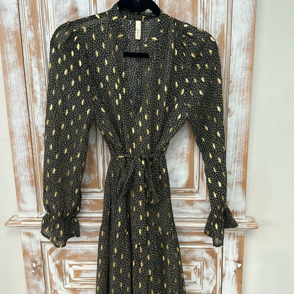 Elan Dresses & Skirts - Elan navy and gold metallic dress size small. Like new